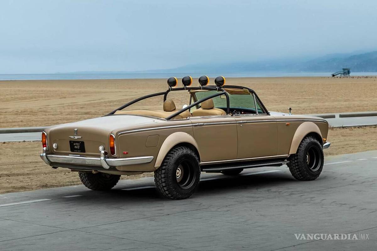 $!El Rolls-Royce Silver Shadow de Bad Bunny destaca por su estética clásica reinterpretada: un sedán británico de lujo transformado para un uso poco convencional, que combina elegancia histórica con una personalidad disruptiva, acorde al estilo del artista puertorriqueño.