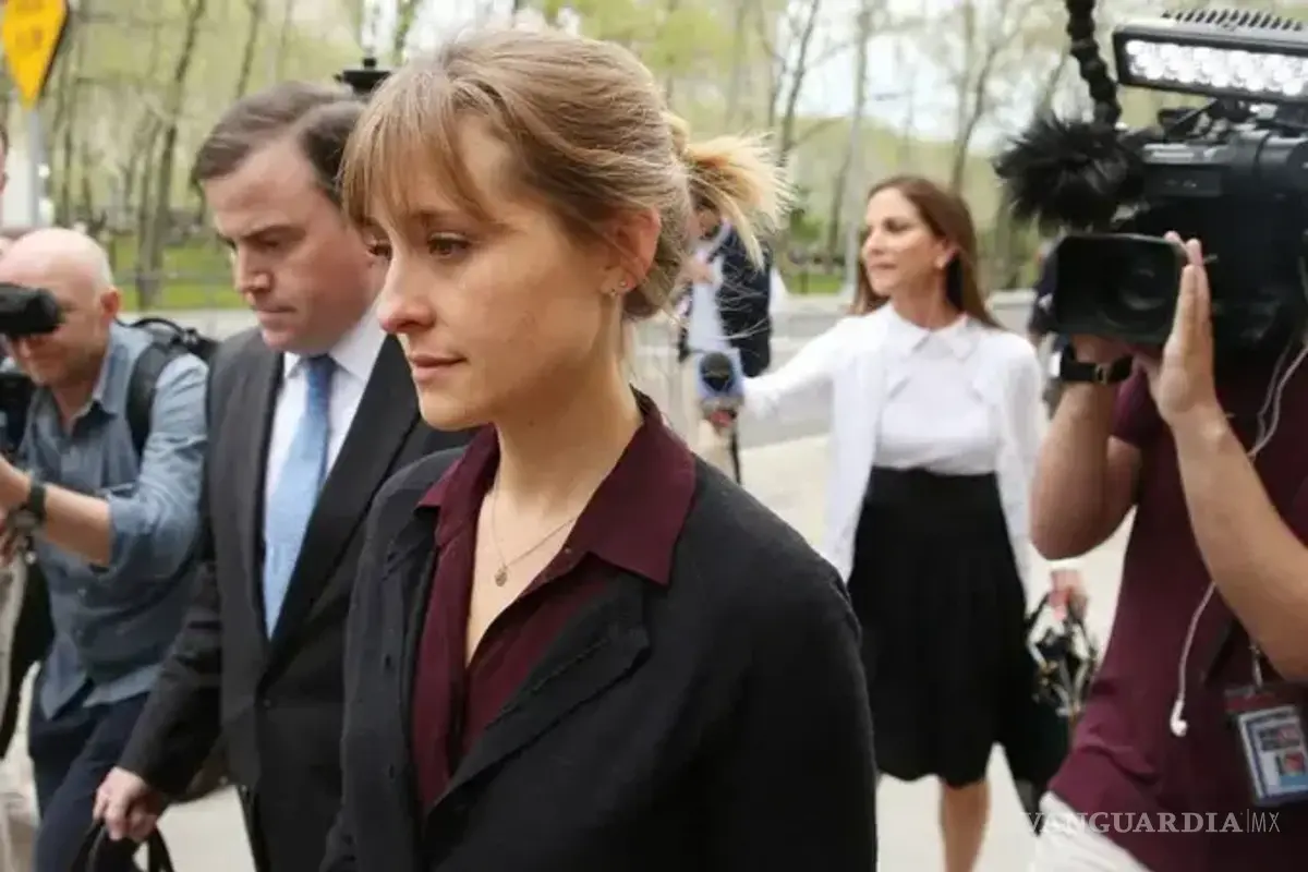 $!Allison Mack describió los momentos más críticos que atravesó tras el escándalo de NXIVM, incluyendo el aislamiento y la crisis emocional que enfrentó mientras permanecía oculta en México.
