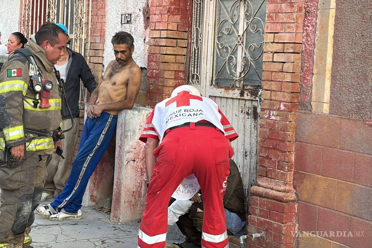 Incendio en casa del Centro de Saltillo deja tres lesionados y daños estructurales