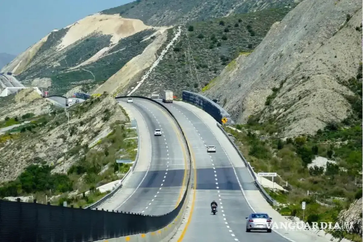 Incremento de movilidad y clima invernal activan operativo especial en la Autopista Monterrey-Saltillo