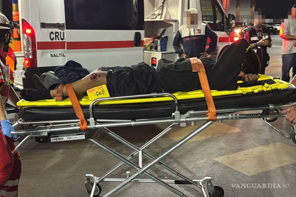 Choca motociclista de 13 años al ignorar el alto en Saltillo; uno de sus tres acompañantes resulta lesionado