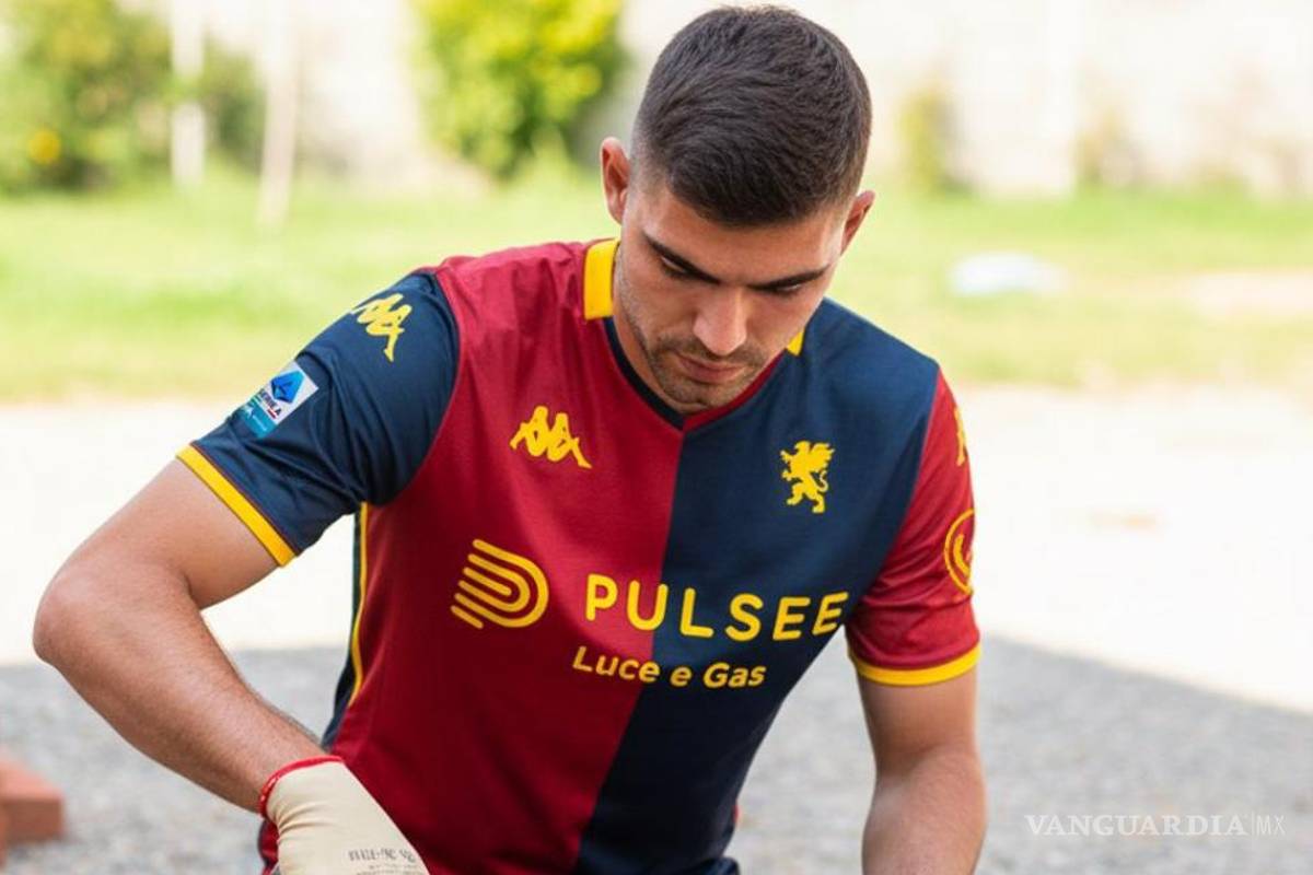 Tachan al Genoa de ‘racistas’ tras polémica imagen de Johan Vásquez construyendo un muro