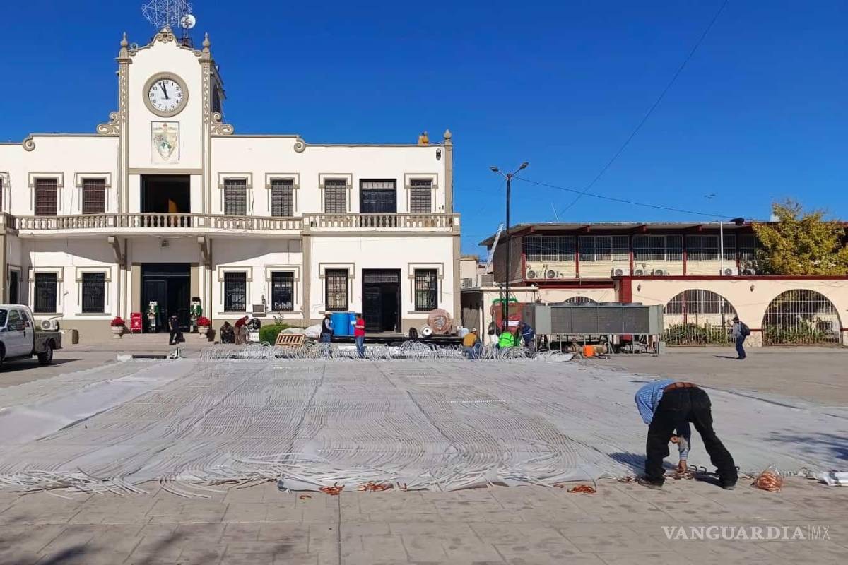 Vecinos de Sabinas cuestionan gasto de un millón de pesos en pista de hielo