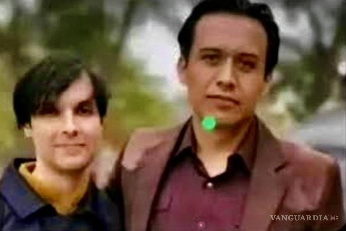 $!Marx Arriaga cambió de código postal, ahora viven él y su novio en el 75007, del Distrito de Marais, en París. Para lo que se les ofrezca.