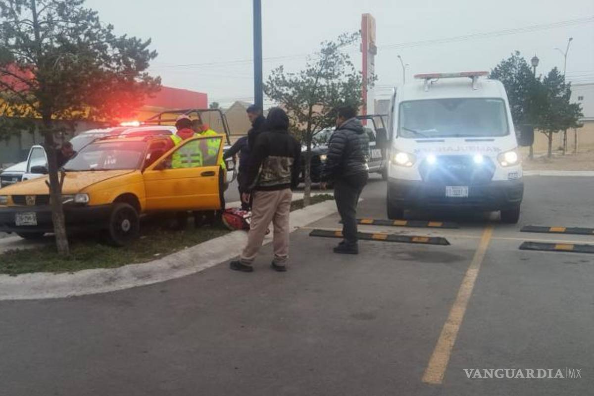 $!El choque ocurrió en el cruce de las calles Salto del Agua y Mixcoac, donde autoridades municipales aseguraron el área.
