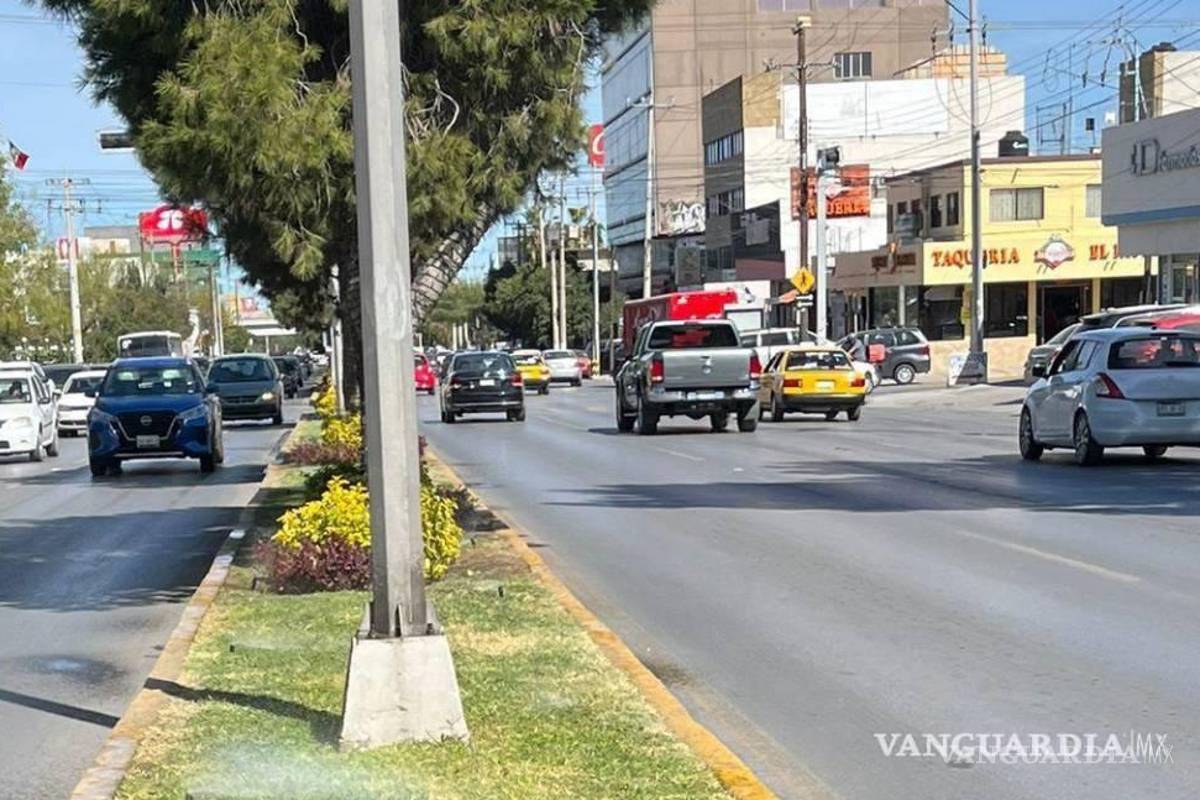 Alertan agentes de seguros y usuarios por presencia de ‘montachoques’ en el bulevar V. Carranza de Saltillo
