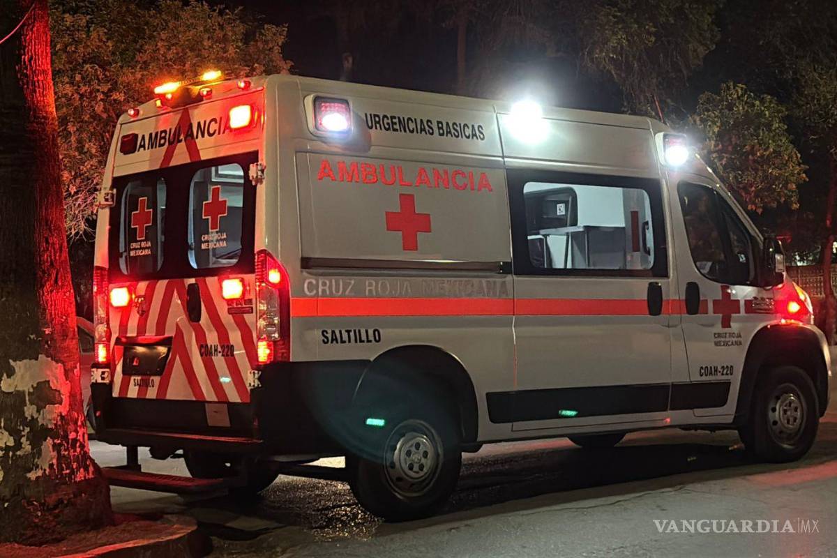 $!Atropella motociclista a estudiante de secundaria en el centro de Saltillo; acuerdo evita detención