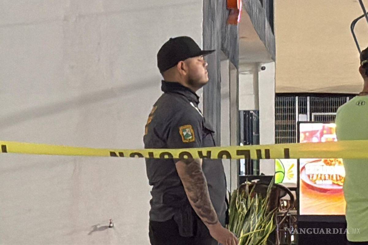 $!El hombre colapsó repentinamente durante un partido de pádel en Saltillo.