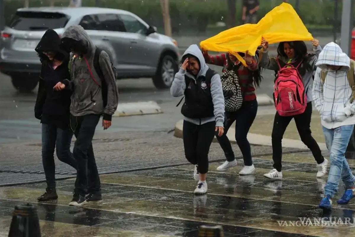 Frente Frío #8 se desplaza con refrescamiento de temperaturas al noreste de México