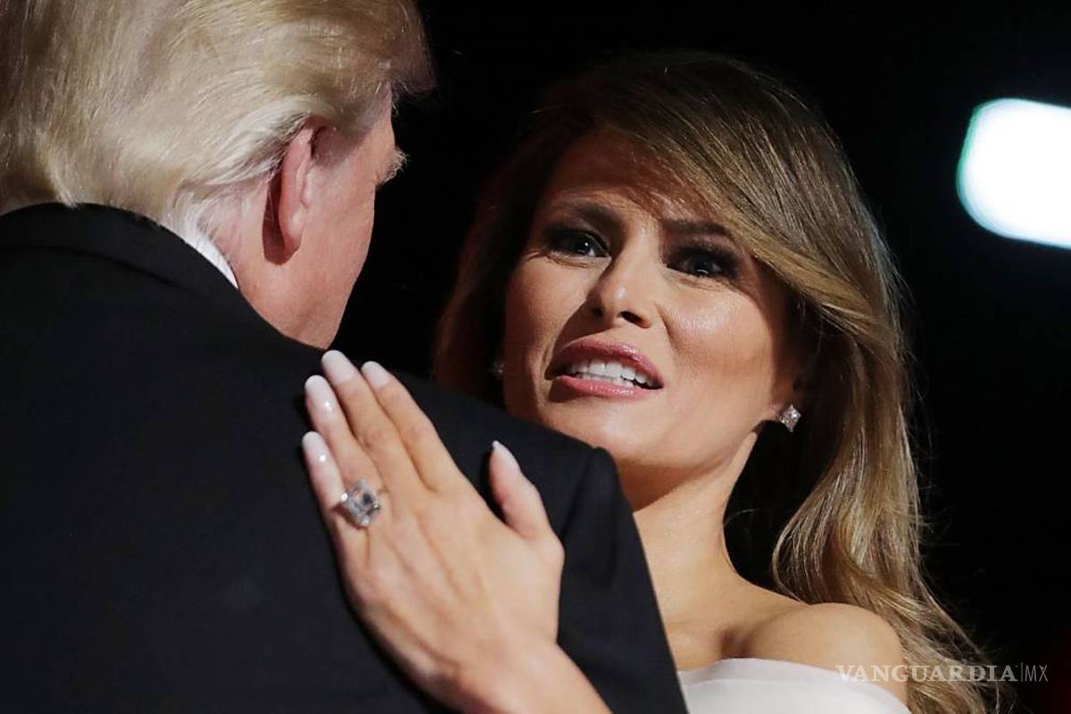 Exige senadora de California ver registros de inmigración de Melania Trump