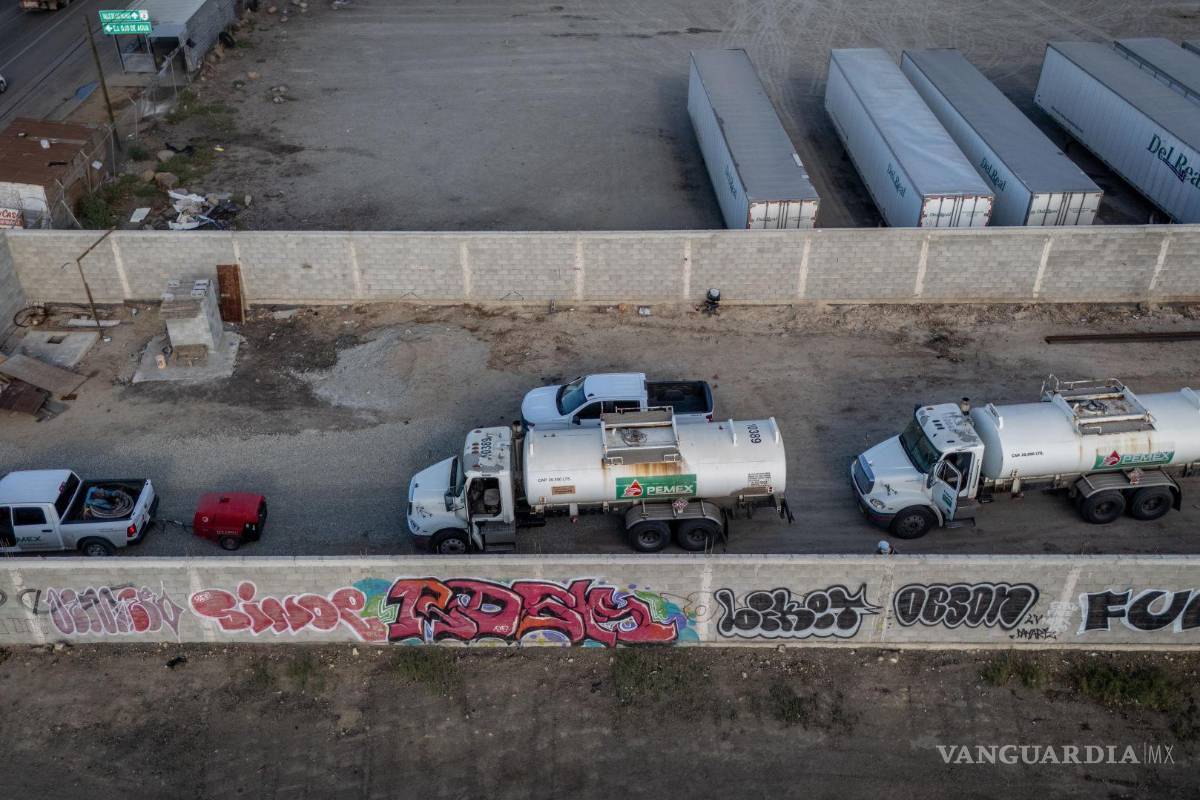 Morena pide al FGR ir contra el huachicol fiscal y facturación falsa