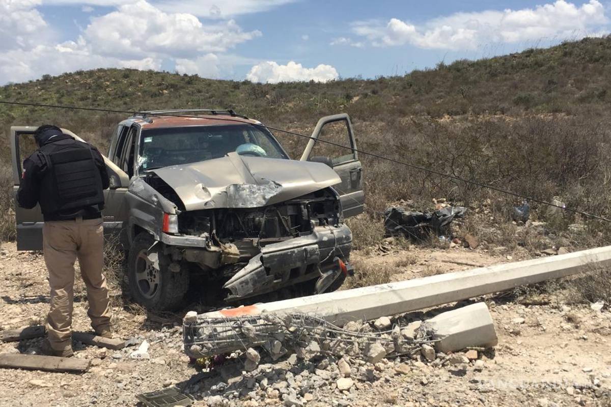 Abandona camioneta tras choque al norte de Saltillo