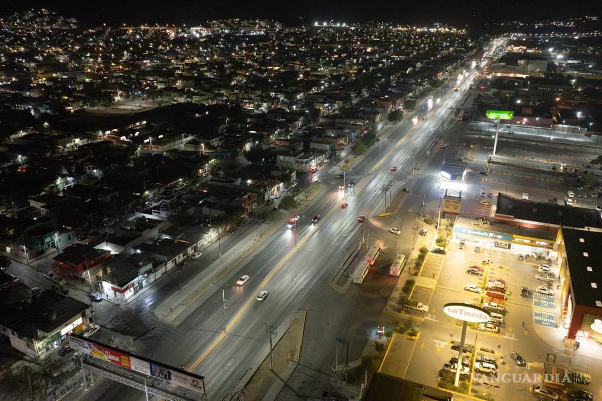 Modernización de alumbrado en accesos principales en Saltillo tiene 90% de avance