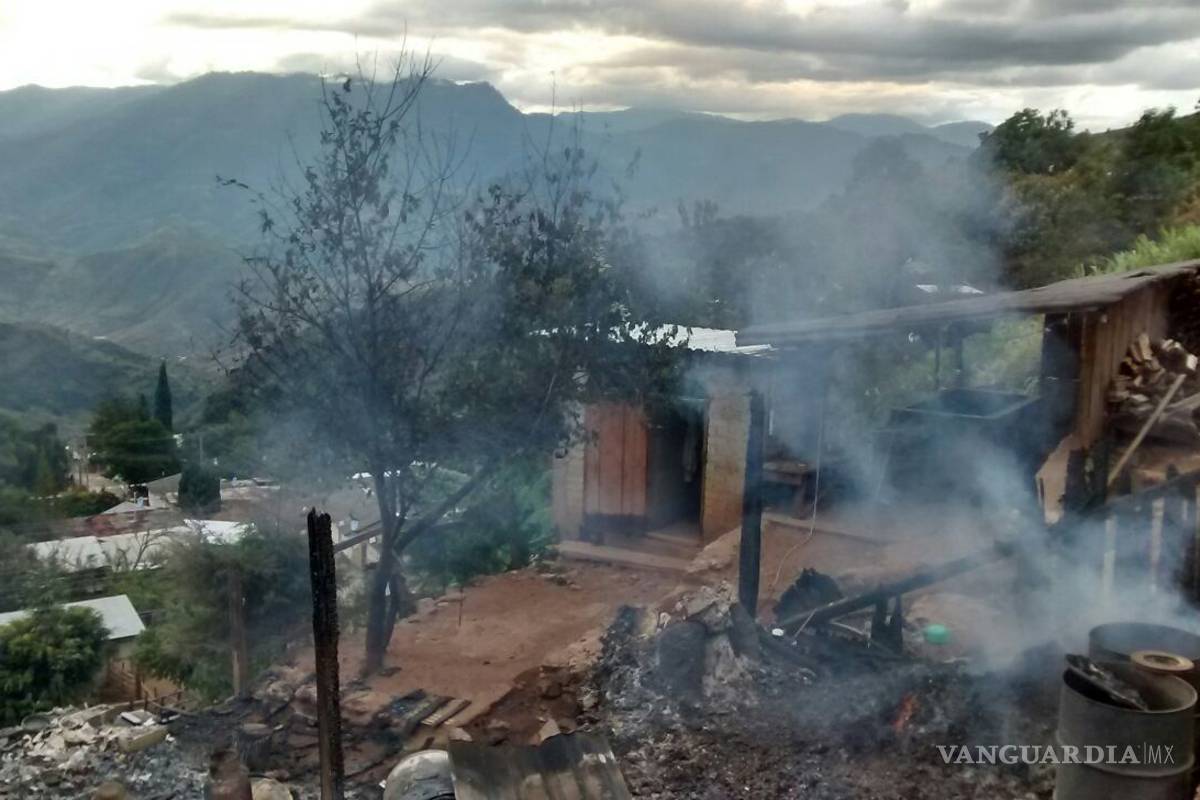 Comando mata a familia en Guerrero; lanzan granadas e incendian casa