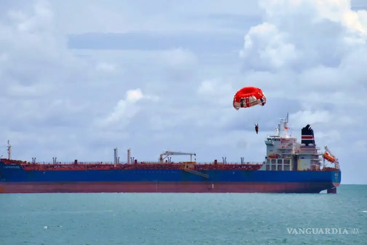 Pese a riesgo de sanciones de EU, México envía cargamentos petroleros a Cuba por 3,100 mdp