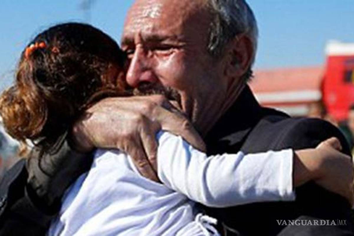 Conmovedor reencuentro de una familia iraquí tres años después de ser separada por ISIS en Mosul