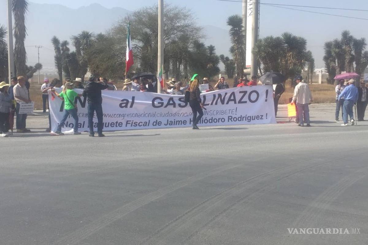 Por ‘gasolinazo’, bloquean terminales de distribución de Pemex NL