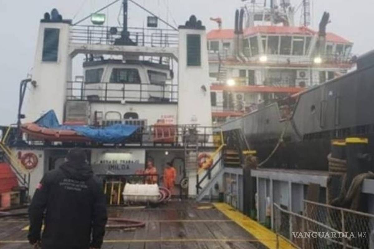 Aseguran buques con 800 mil litros de 'huachicol' en Dos Bocas