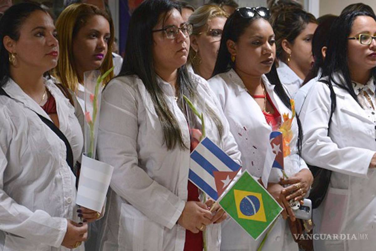 México recibiría a médicos cubanos que dejan Brasil, AMLO negocia con el gobierno isleño