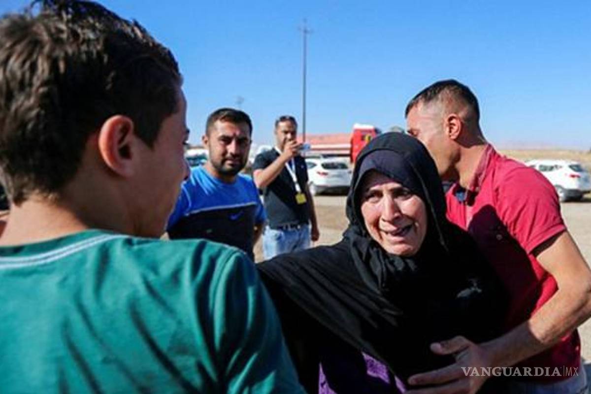 $!Conmovedor reencuentro de una familia iraquí tres años después de ser separada por ISIS en Mosul
