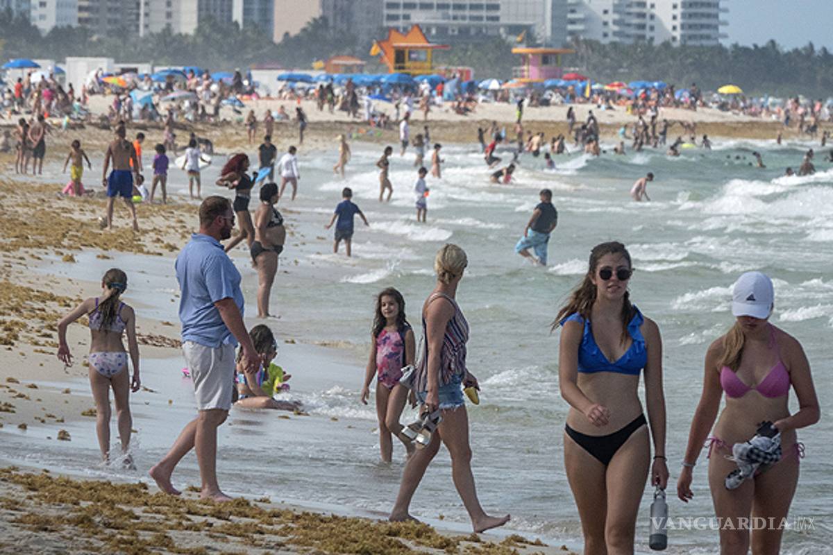 $!Playa de Miami a reventar, pese a récord de casos de COVID-19 en Florida