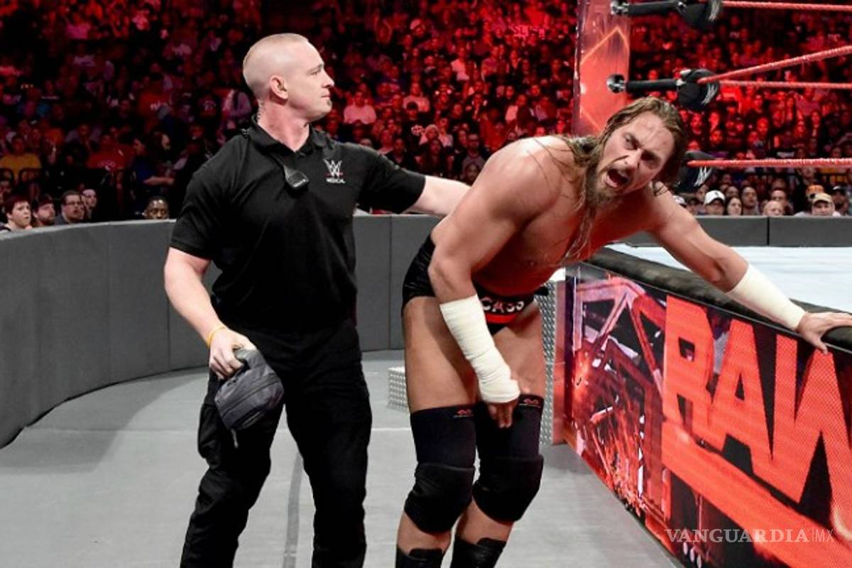 El momento de la lesión de Big Cass en una lucha en vivo