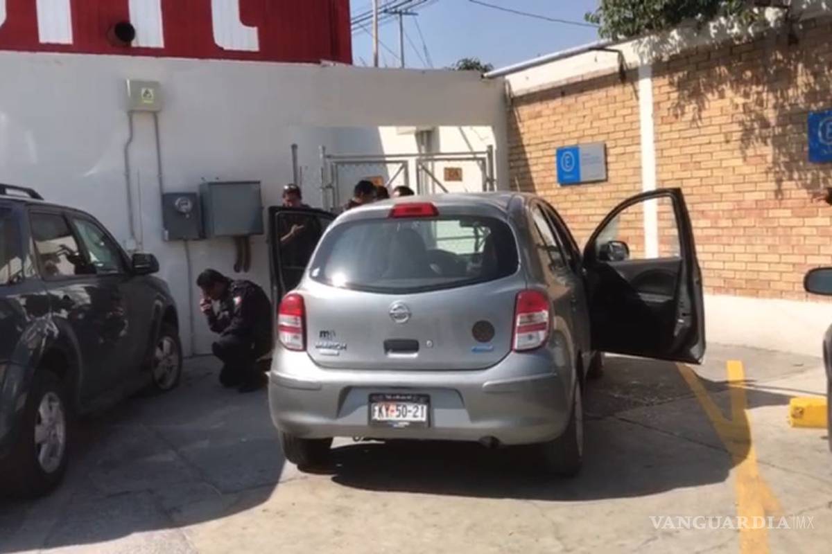 Asaltan a cliente en estacionamiento de Bancomer Saltillo; ladrones armados le quitan más de un millón de pesos