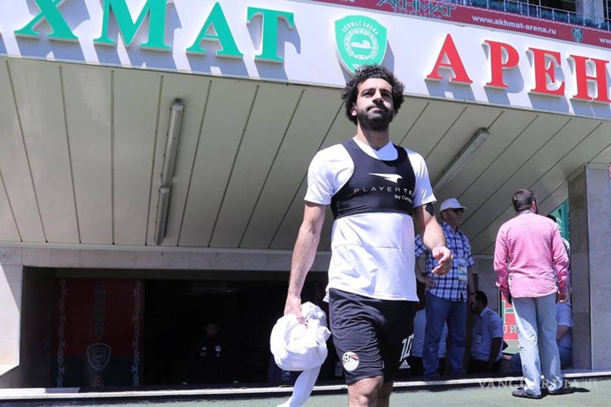 Aguirre decide dejar que Salah regrese a Liverpool por una lesión tras ganar en la Copa Africana de Naciones