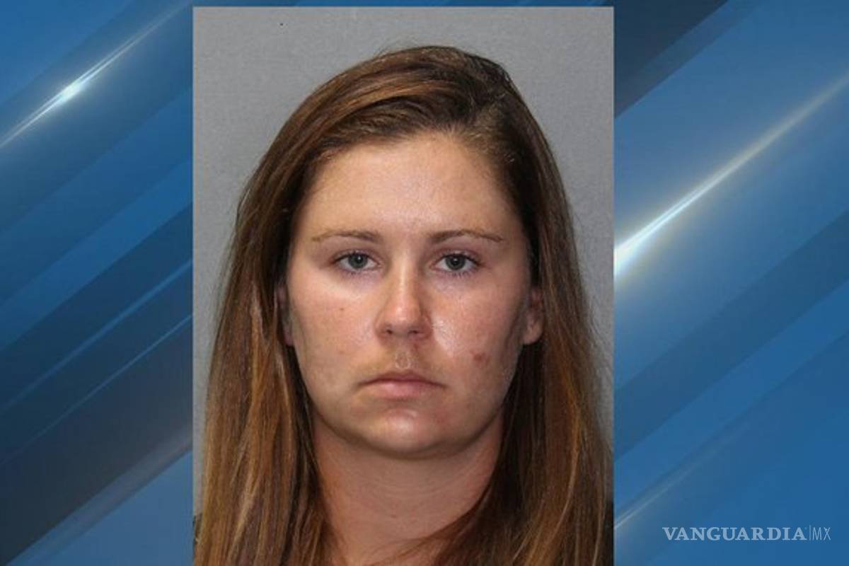 Profesora casada detenida por tener una “relación inapropiada” con una estudiante