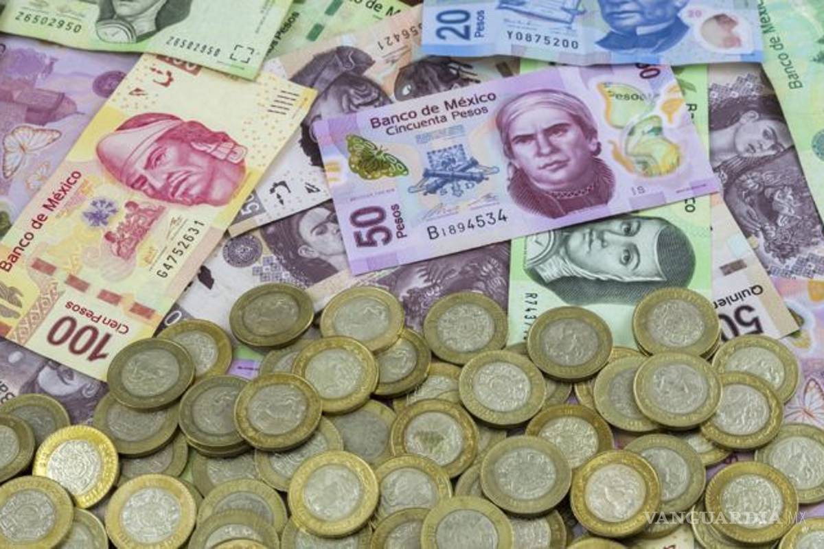 Peso cierra en su mejor nivel en casi 18 meses