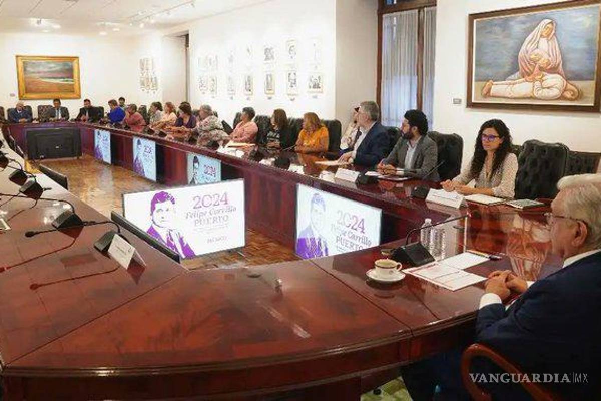 AMLO se reunió con viudas de mineros de Pasta de Conchos y El Pinabete; el rescate no se para, aunque él se vaya