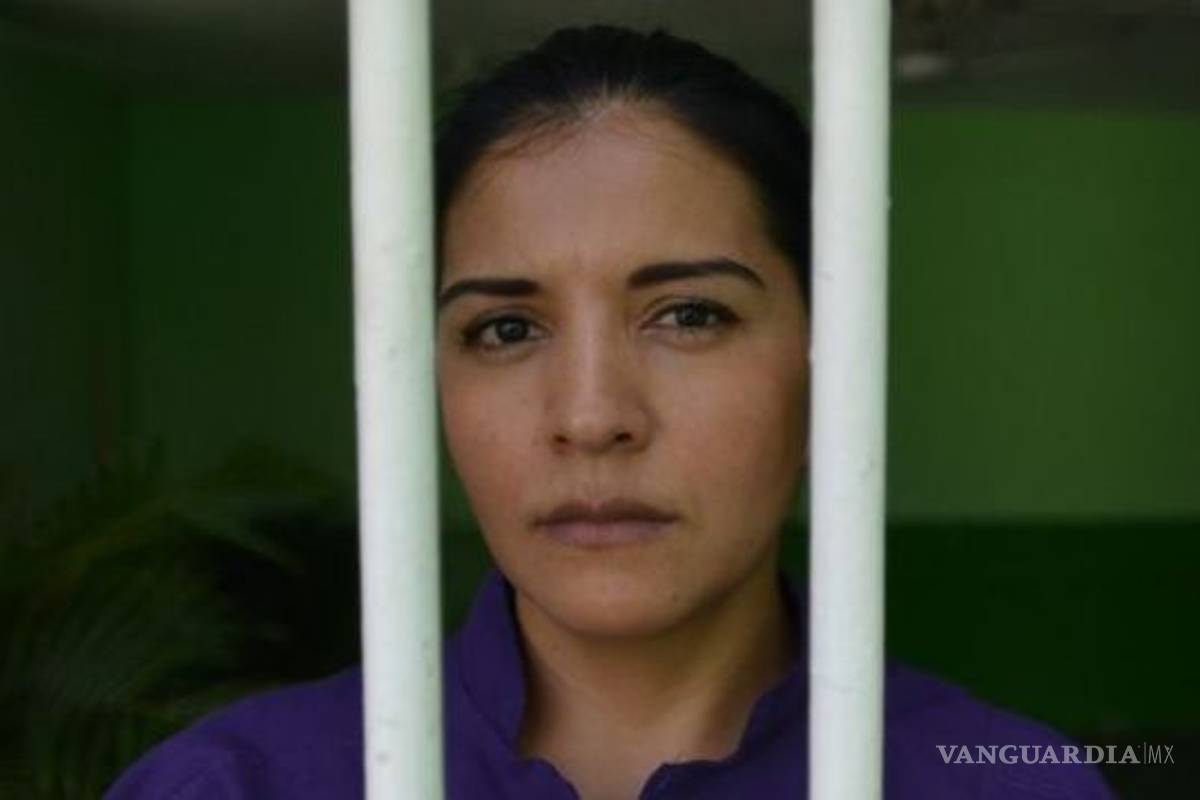 Liberan a mujer que fue torturada para confesar asesinato de esposo