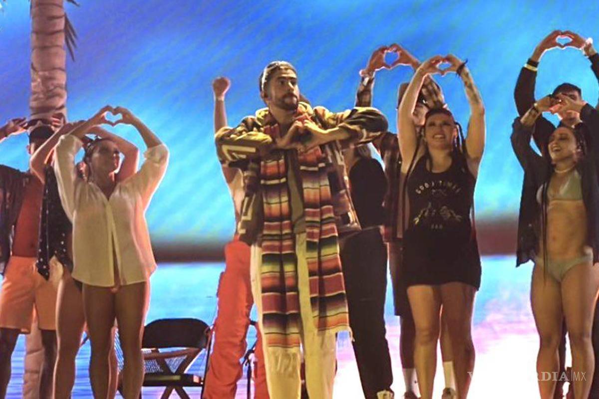 Bad Bunny usa un sarape saltillense en Monterrey