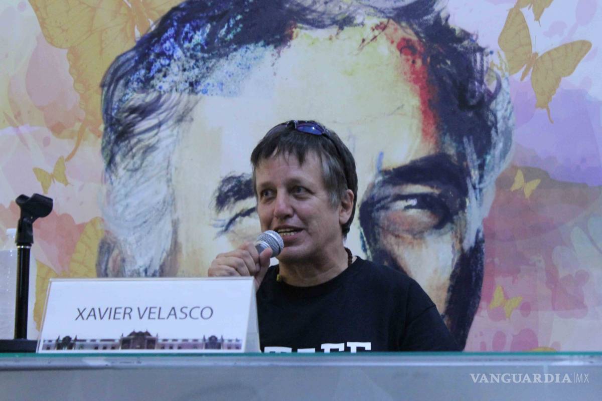Xavier Velasco participa en su propia obra