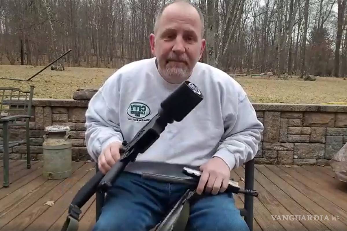 #oneless, estadounidenses destruyen sus armas tras masacre en Florida