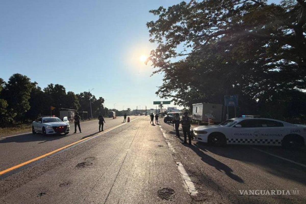 Reportan bloqueo en la autopista Mazatlán-Tepic y violencia en Escuinapa, Sinaloa