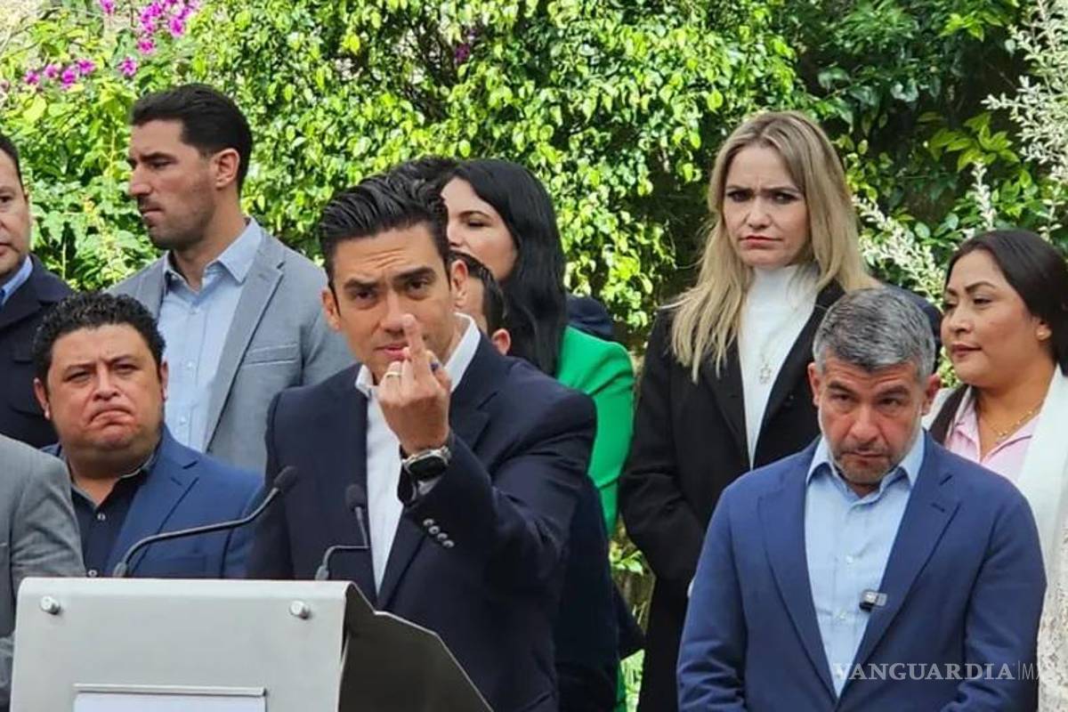 PAN y MC critican salida de Gertz Manero: acusan que la renuncia de la FGR no fue legítima