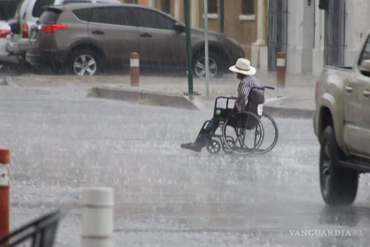 Deja ‘Lorena’ inundaciones y cortes de energía eléctrica en Sonora