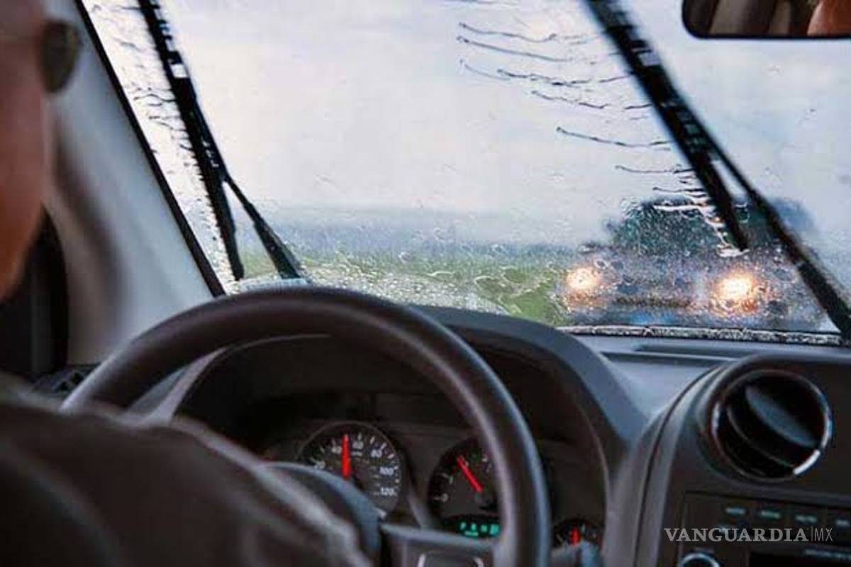 Maneja con precaución; 10 consejos para manejar con lluvias