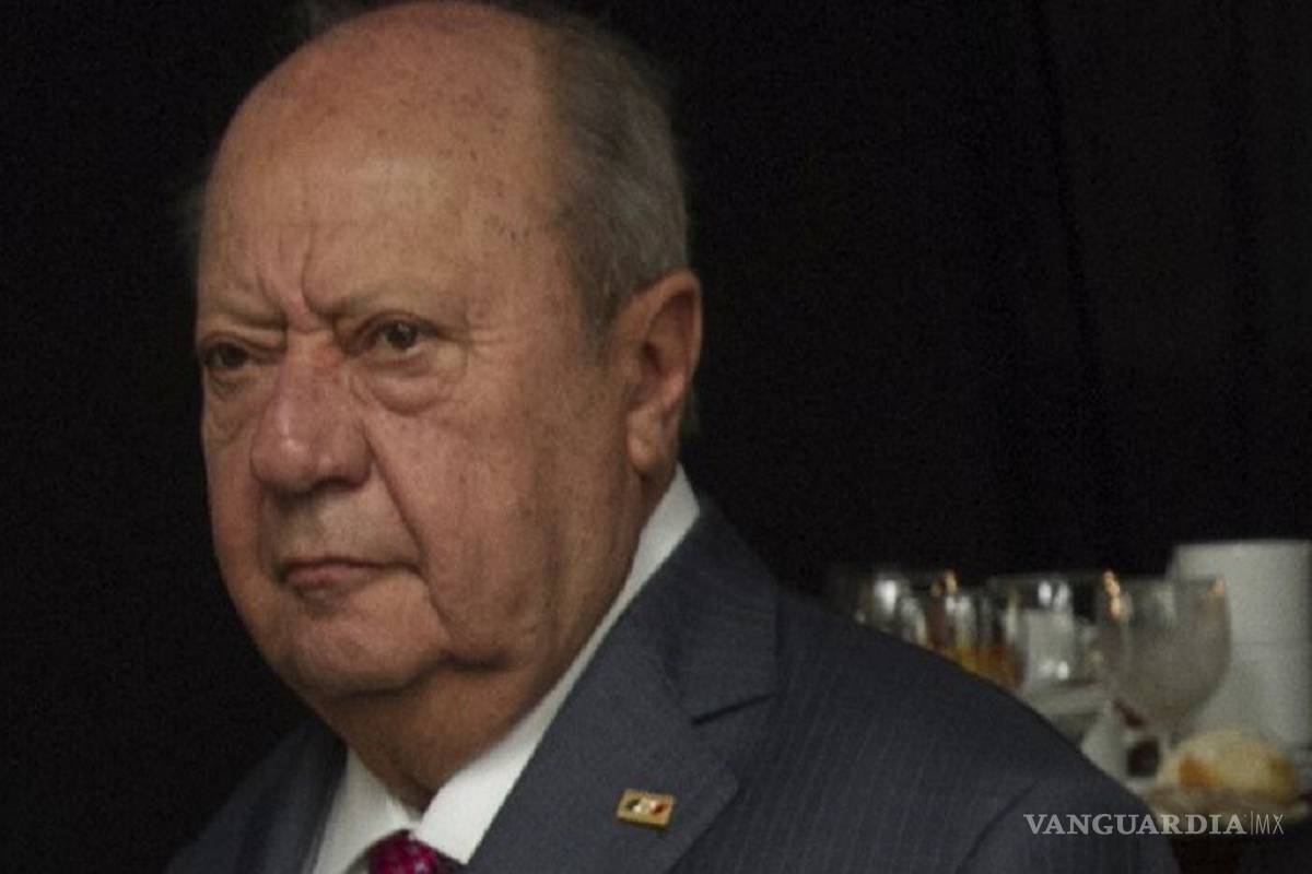 Trabajadores sindicalizados de Pemex denuncian a Carlos Romero Deschamps ante la Seido