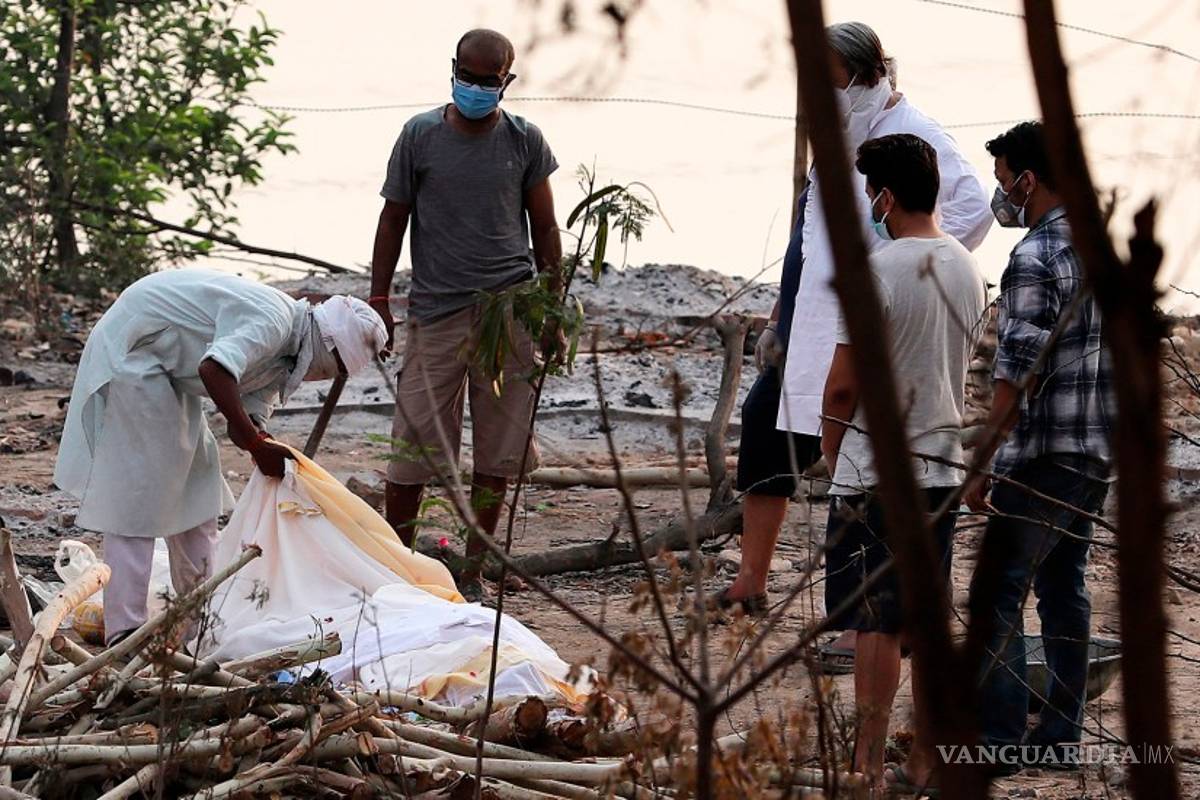 Segunda ola de COVID-19 avanza imparable en India con récord de casos y muertes