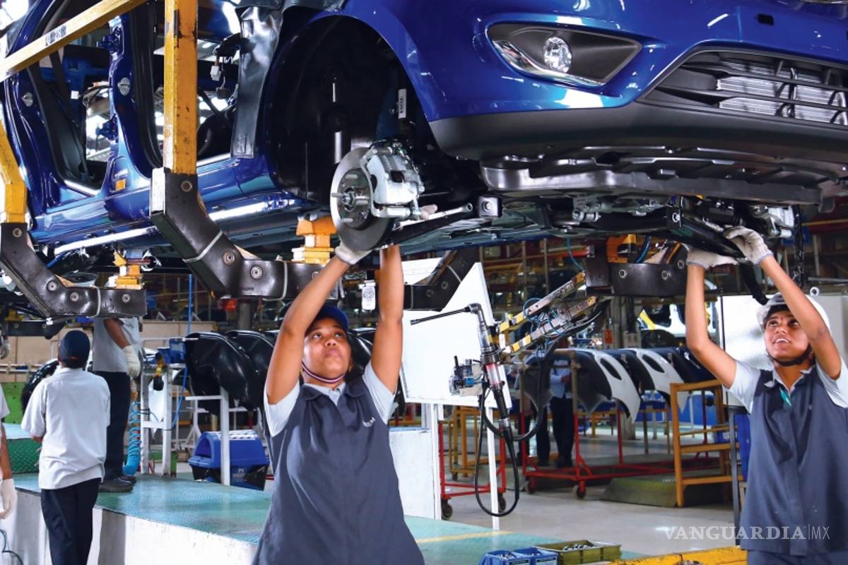 Industria automotriz solicita reiniciar operaciones este miércoles en México