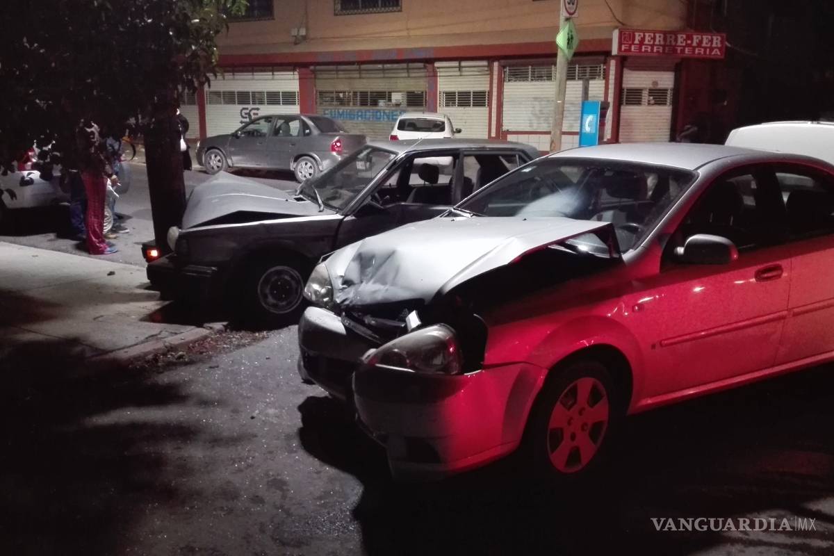 Ebrio choca a familia