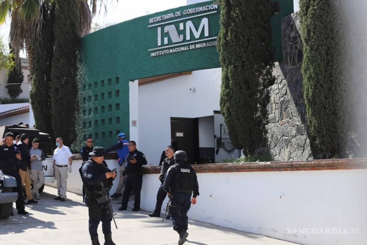 El INM se 'limpia' de la corrupción; despiden a 500 elementos: AMLO