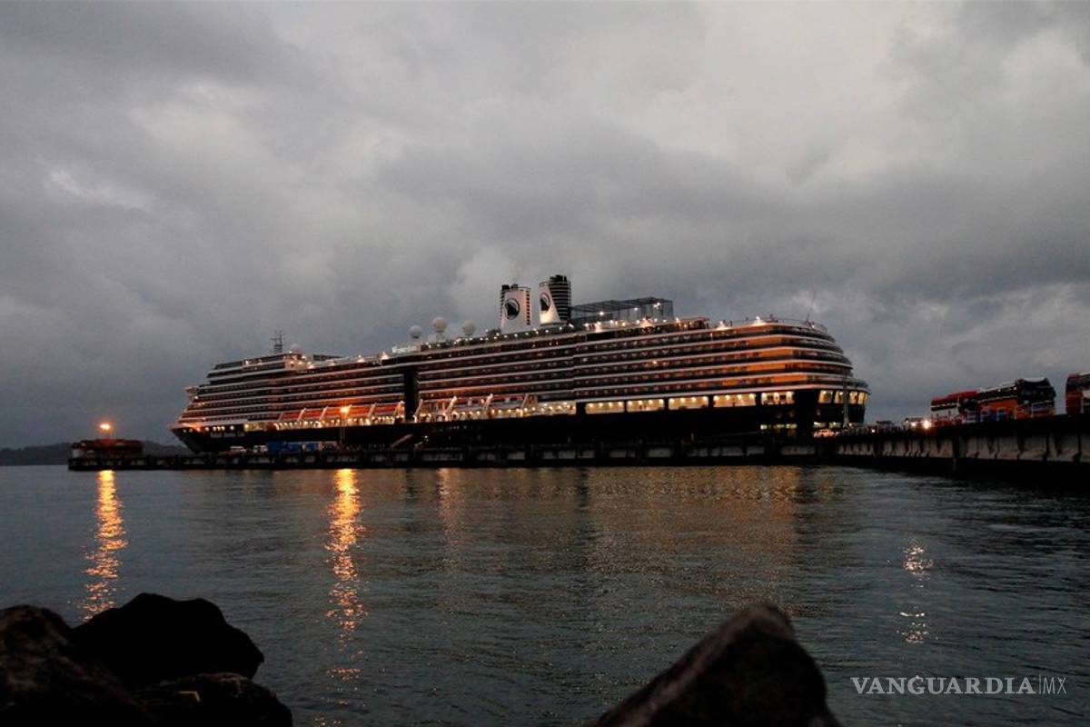 Pasajera del crucero que atracó en Camboya da positivo de Covid-19