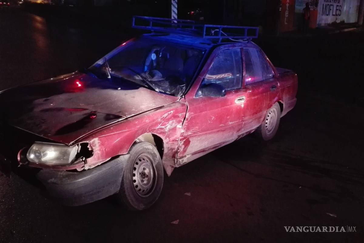 Ebrios protagonizan aparatoso accidente en Saltillo