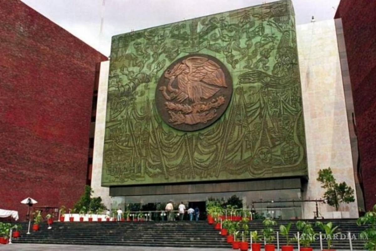 Arriban senadores y diputados a San Lázaro para Sesión del Congreso