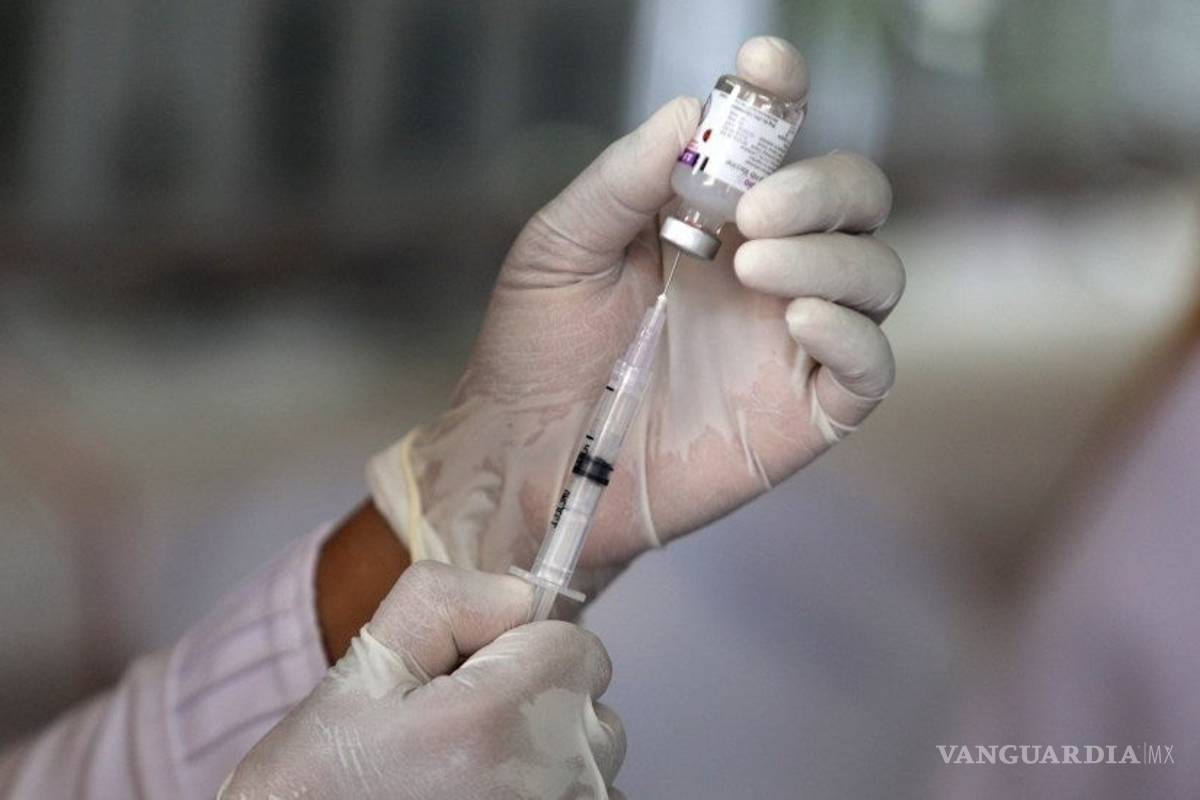 A partir de mañana llevarán a vacunar a los profesores de Torreón