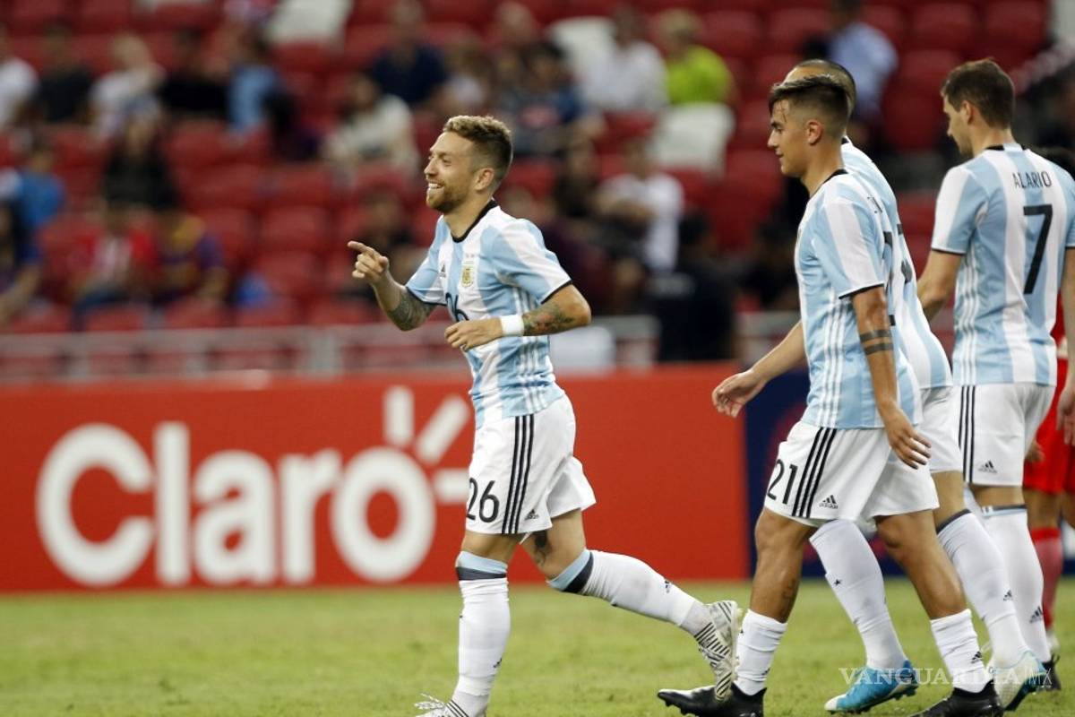 Compañero de Messi le prendió una veladora ...¡y funcionó!