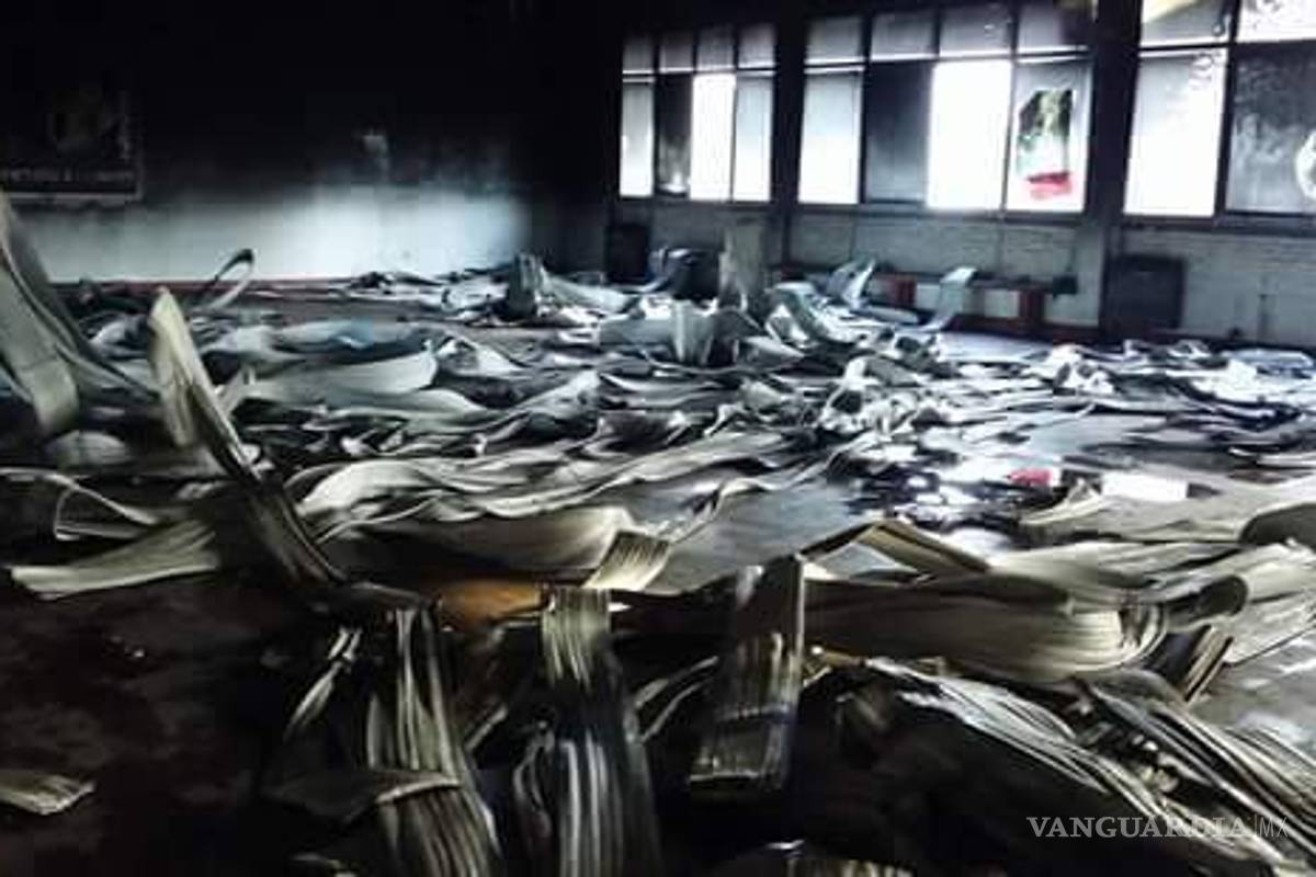 Desconocidos prenden fuego a escuela y dejan sin clases a 800 niños en Argentina